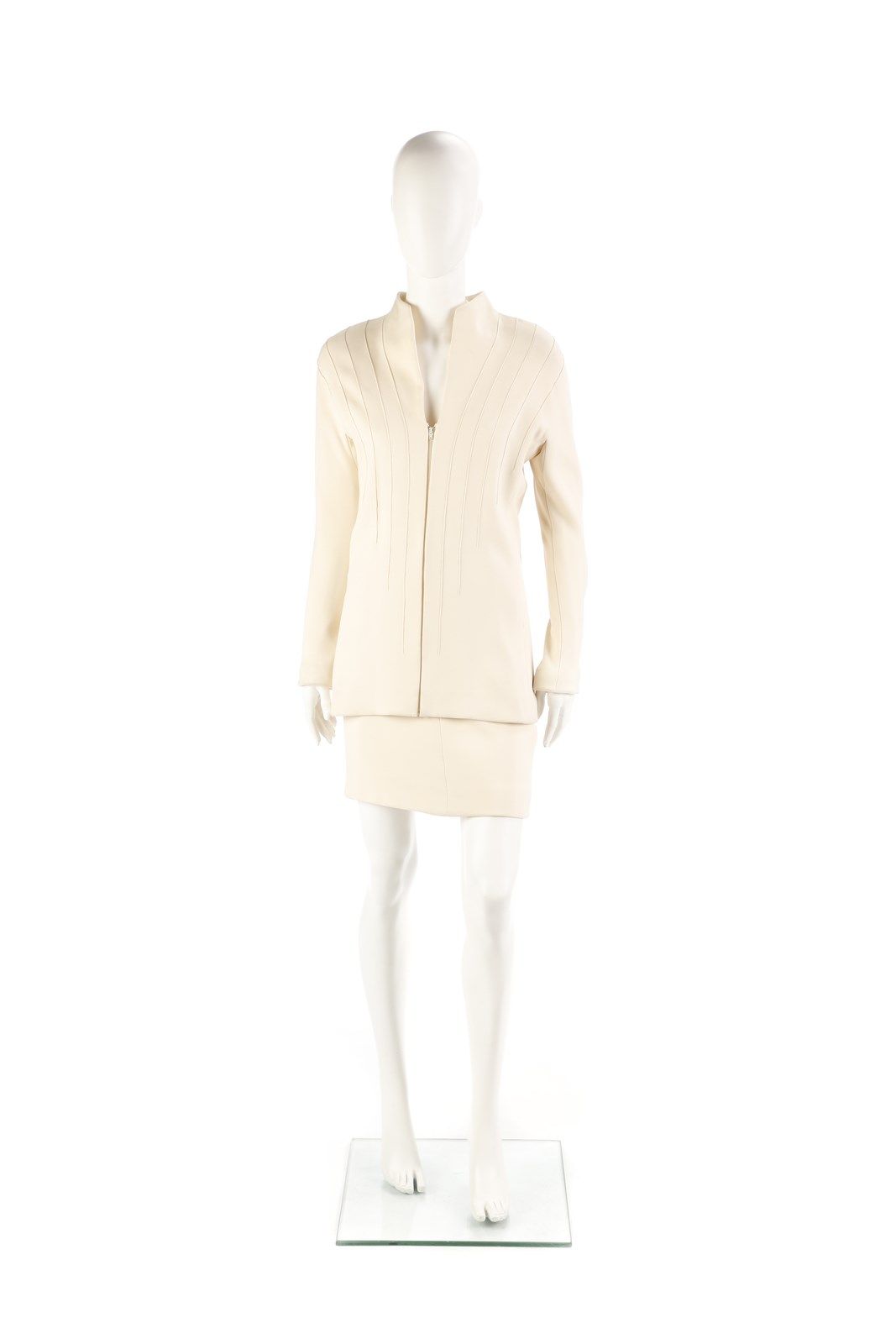 MILA SCHON White suit with zip closure jacket and skirt. Size 40IT. Certificate &hellip;