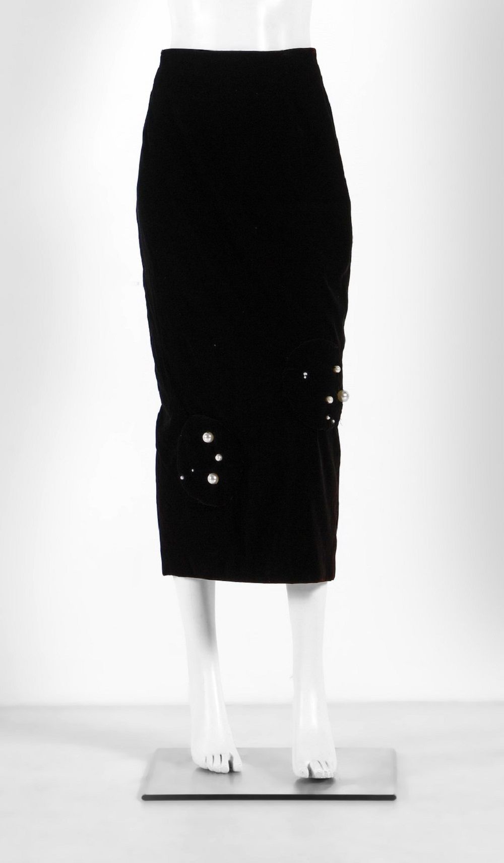 CINZIA RUGGERI Zeroz series, Black velvet skirt with pearl application. Certific&hellip;