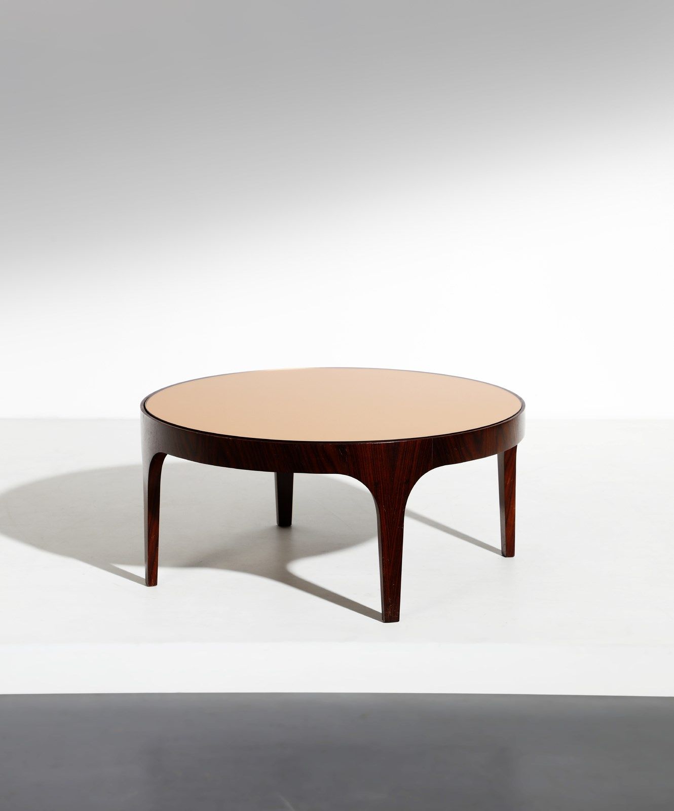INGRAND MAX (1908 - 1969) MAX的风格。Luigi Fontana &C.的咖啡桌。紫檀木，彩色和镜面玻璃。Cm 79.00 x 36&hellip;