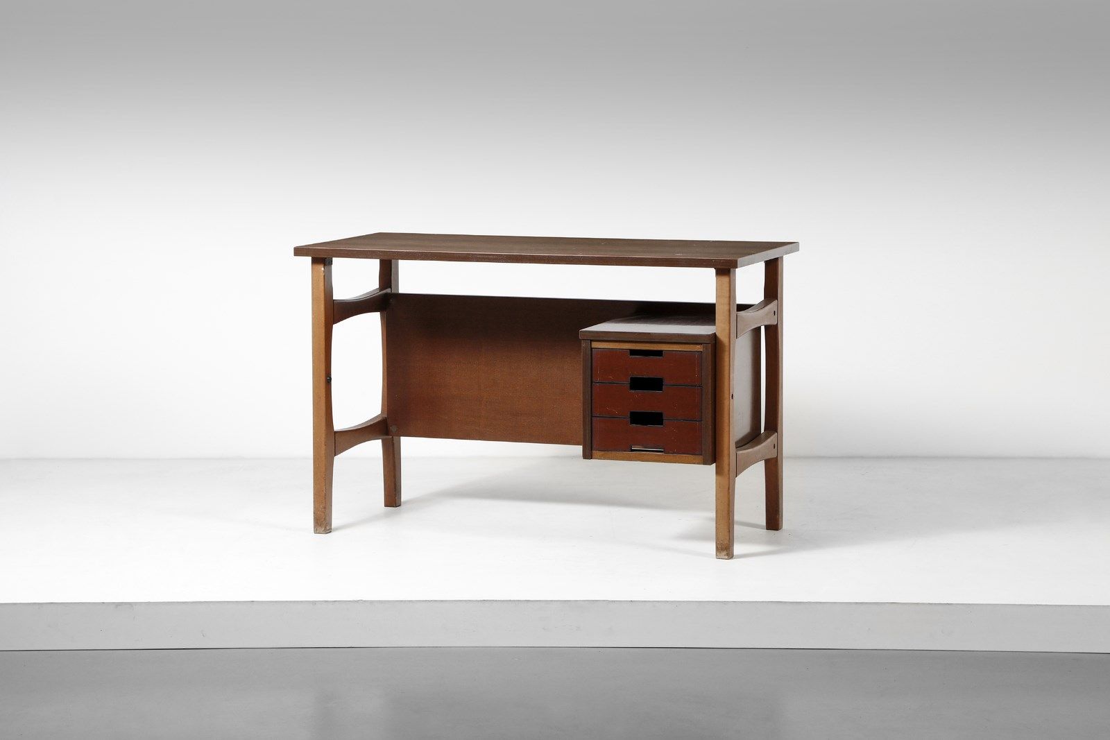 PONTI GIO (1891 - 1979) GIO-Schreibtisch für Schirolli Mantova. Palisanderholz. &hellip;