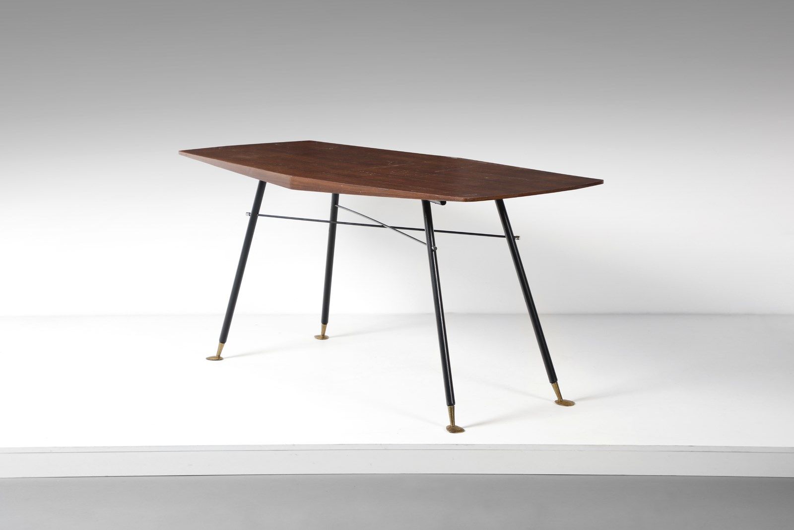 BECKER GINO (1913 - 1971) GINO attributed. Table. Rosewood, painted metal and br&hellip;