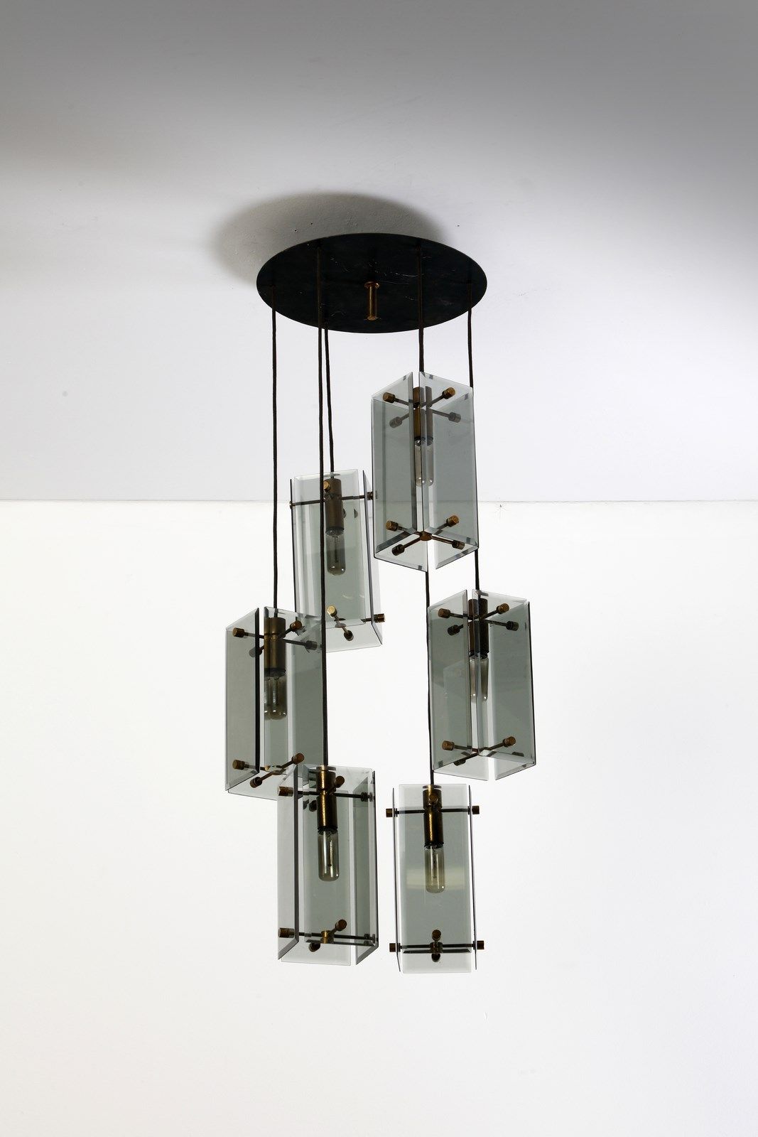 Manifattura Italiana MANIFATTURA ITALIANA 吊灯。金属、玻璃和黄铜。Cm 35,00 x 105,00 x 35,00.&hellip;