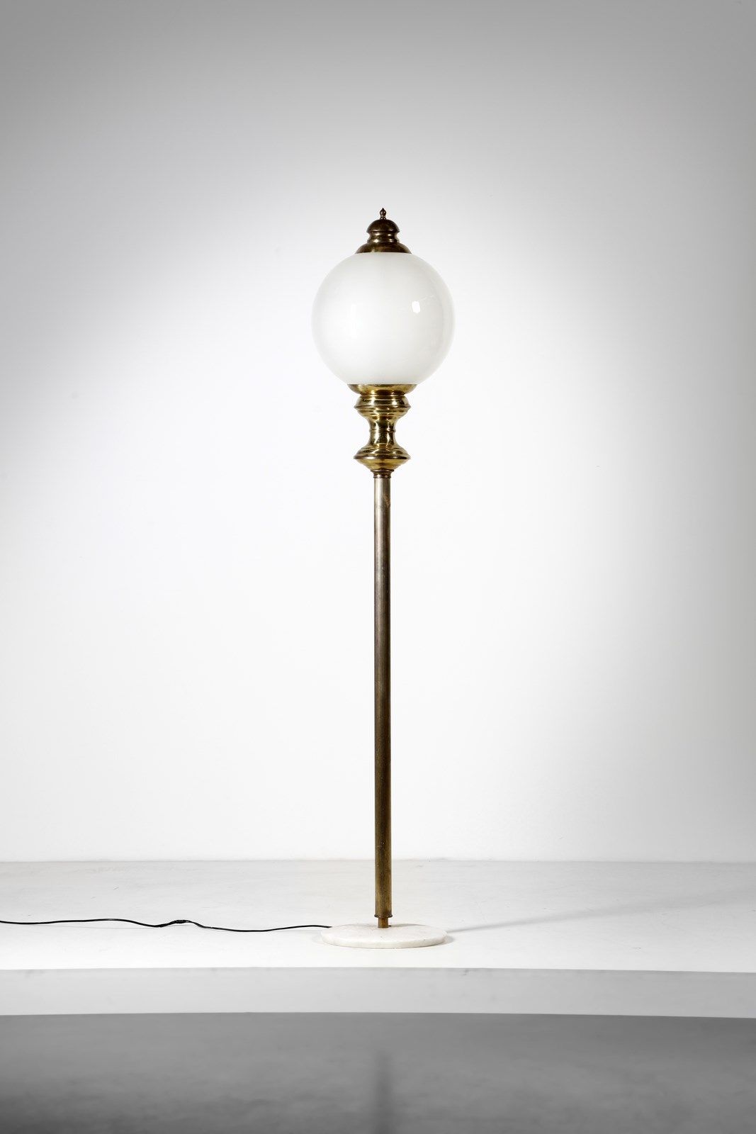 CACCIA DOMINIONI LUIGI (n. 1913) LUIGI Floor lamp produced by Azucena. Brass, op&hellip;