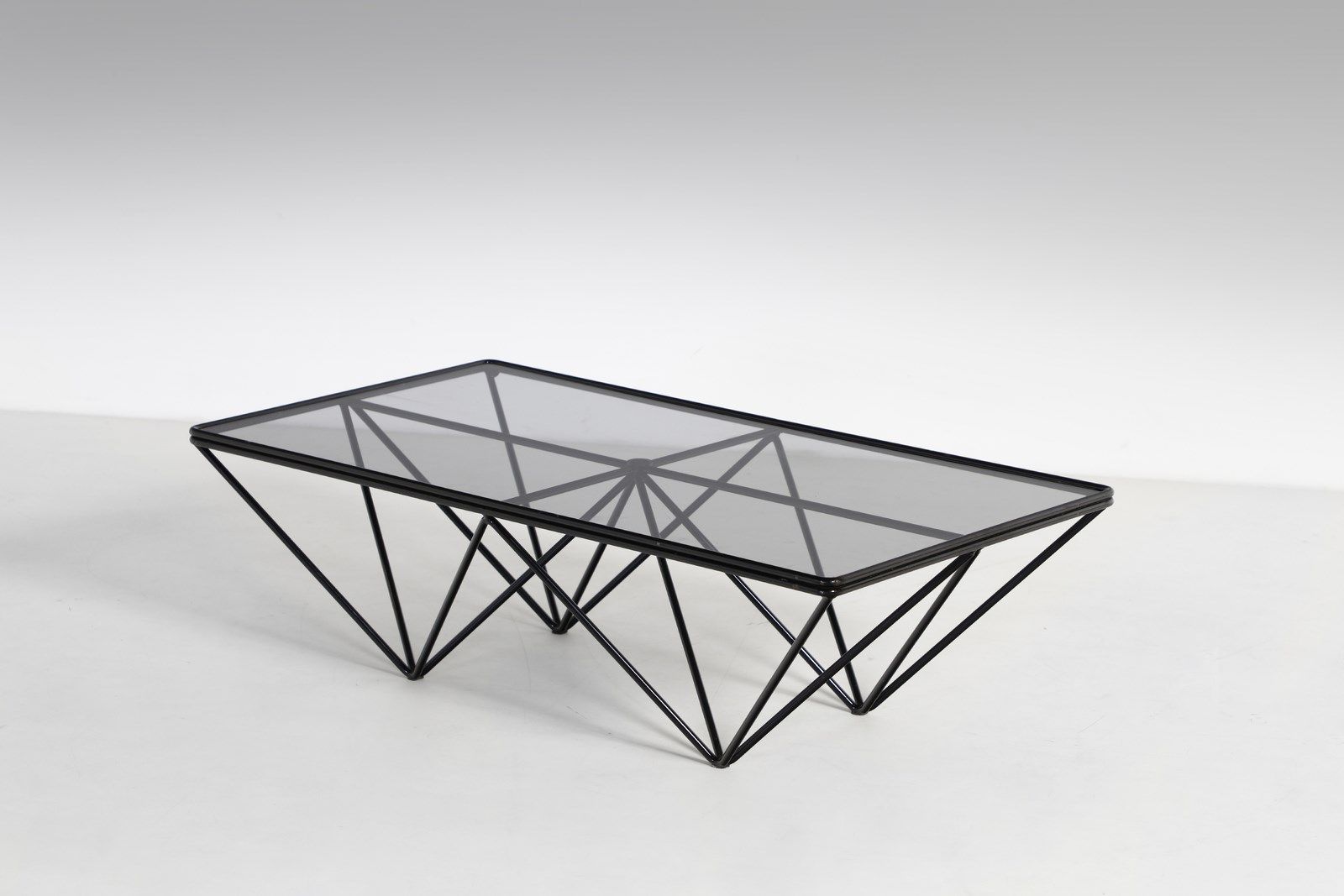 PIVA PAOLO (n. 1950) PAOLO Alanda coffee table for B&B Italia. Painted metal and&hellip;