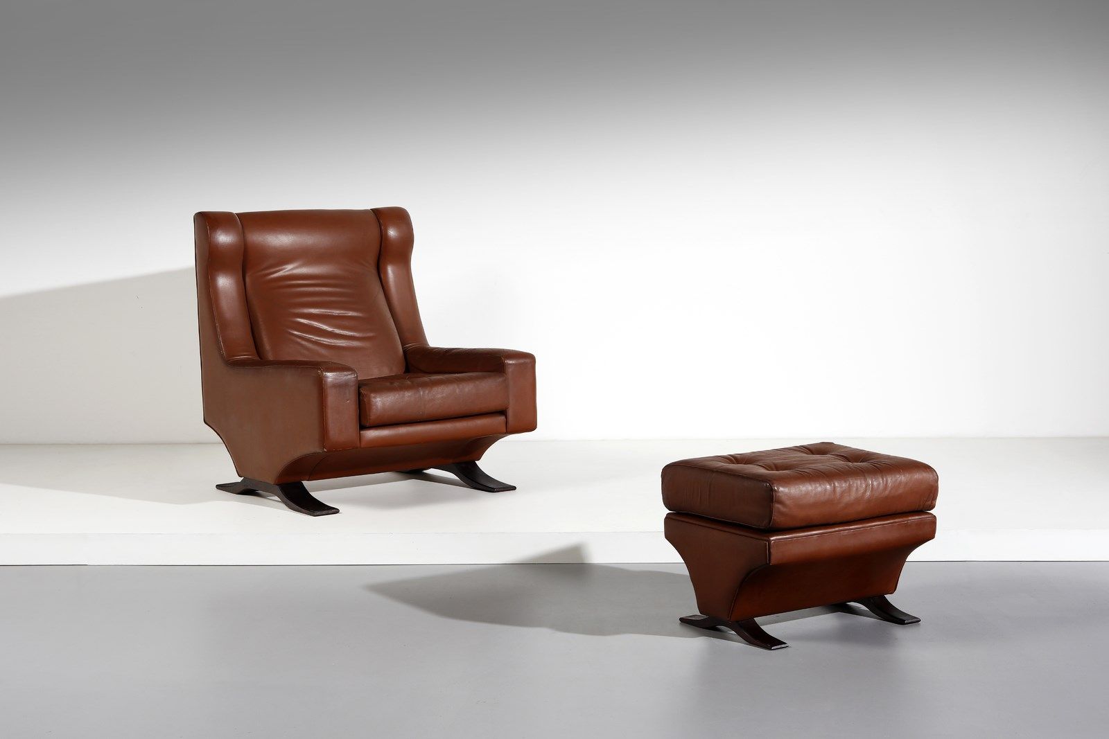 SARTORI FRANZ T. (n. 1927) Magister armchair for Flexform. 1965. Wood and paddin&hellip;