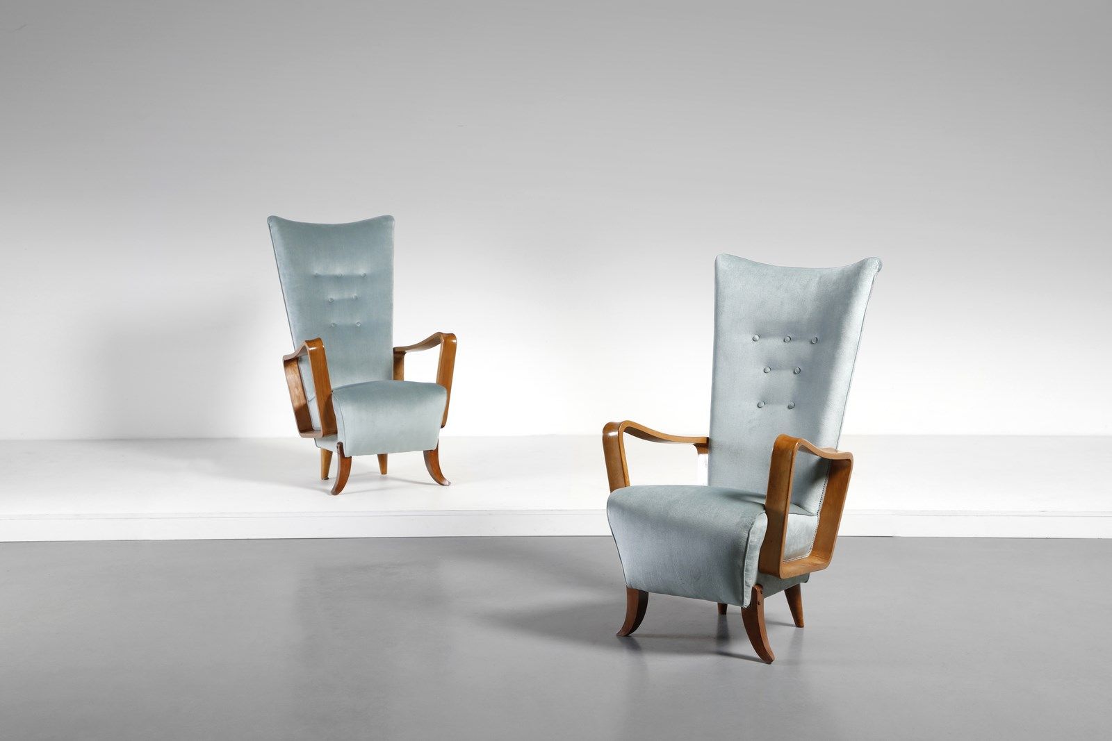 LINGERI PIETRO (1894 - 1968) attributed. Pair of armchairs. Wood and padding vel&hellip;