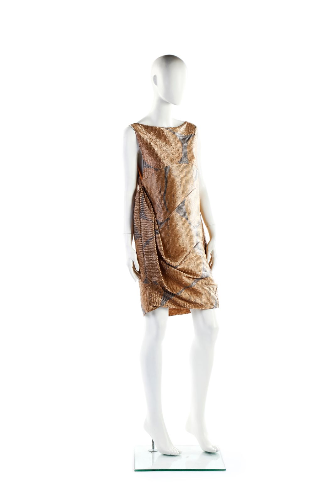 FERRE' GIANFRANCO FERRE' GIANFRANCO. Robe en soie gaufrée bronze.. Robe vintage &hellip;