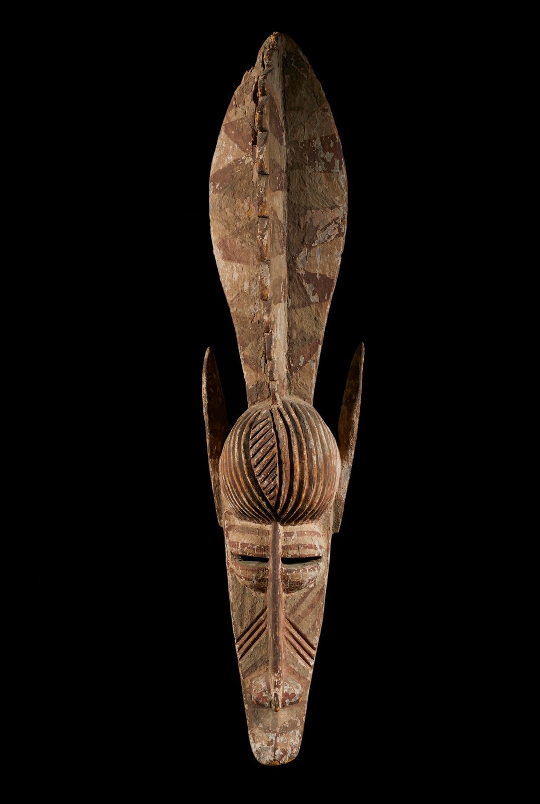 African art Burkina Faso - Bobo. 非洲艺术。布基纳法索--波波。面具。布基纳法索-波波 木头，高岭土和颜料。可见的缺陷和使用的痕&hellip;