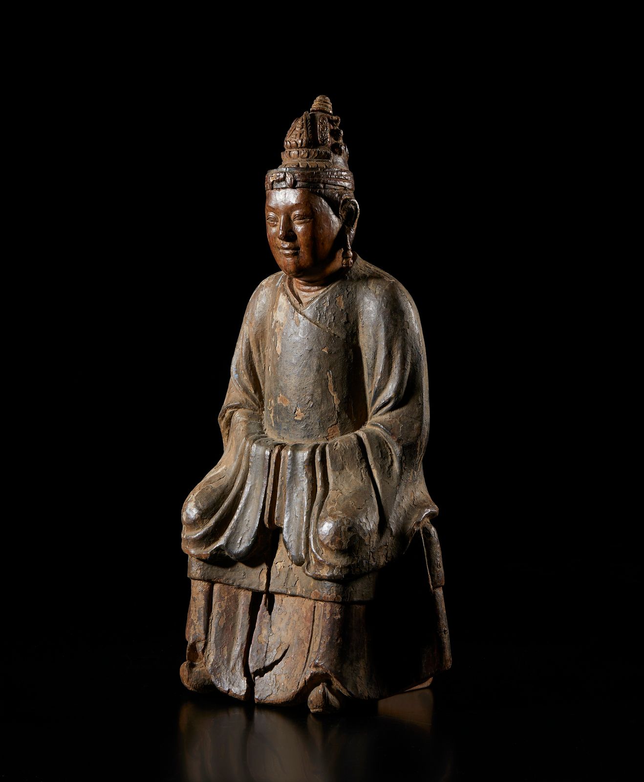 Chinese Art A wooden lacquered figure of a seated dignitary 中国艺术。一个木质漆面的贵族坐像 中国，&hellip;