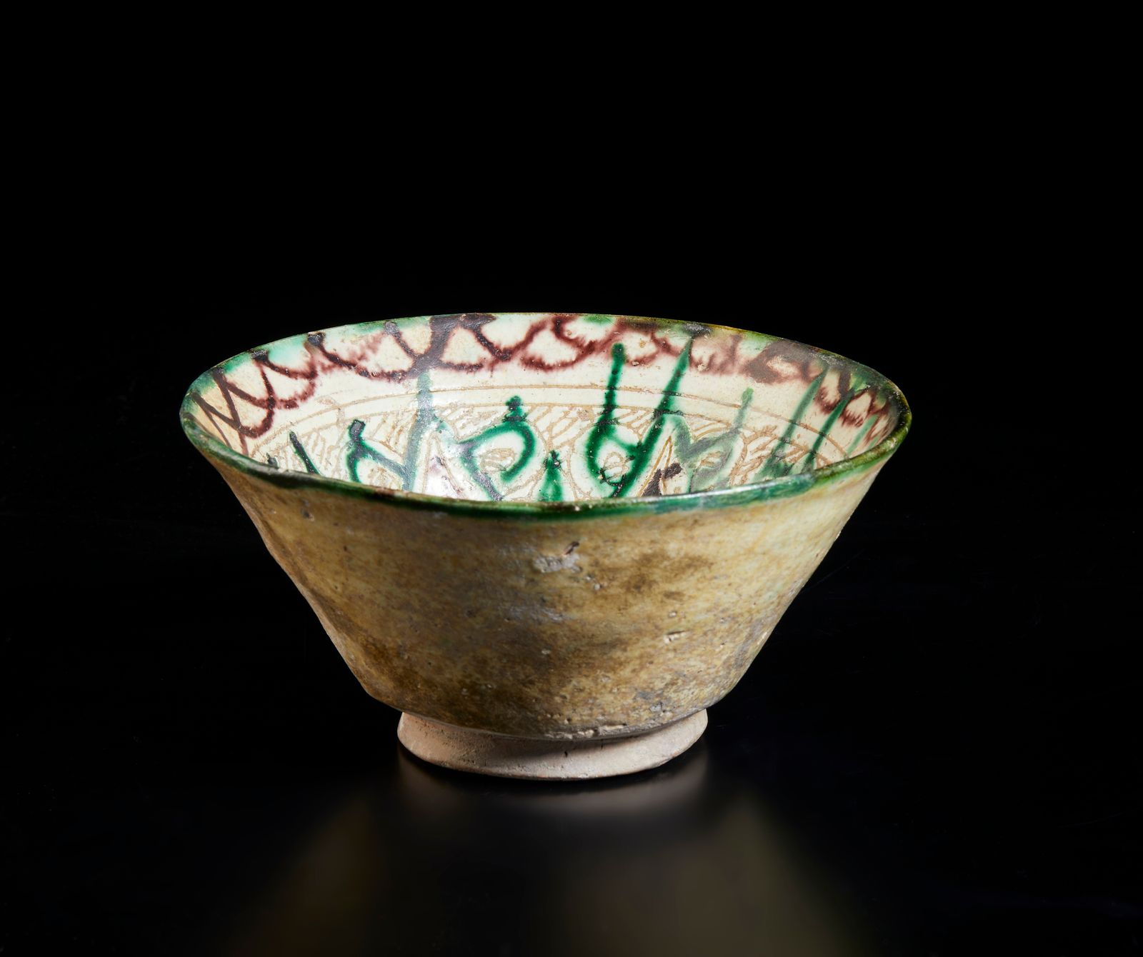 Islamic Art A terracotta bowl with incised decoration 伊斯兰艺术。一个带刻画装饰的陶碗 阿富汗，巴米扬，1&hellip;