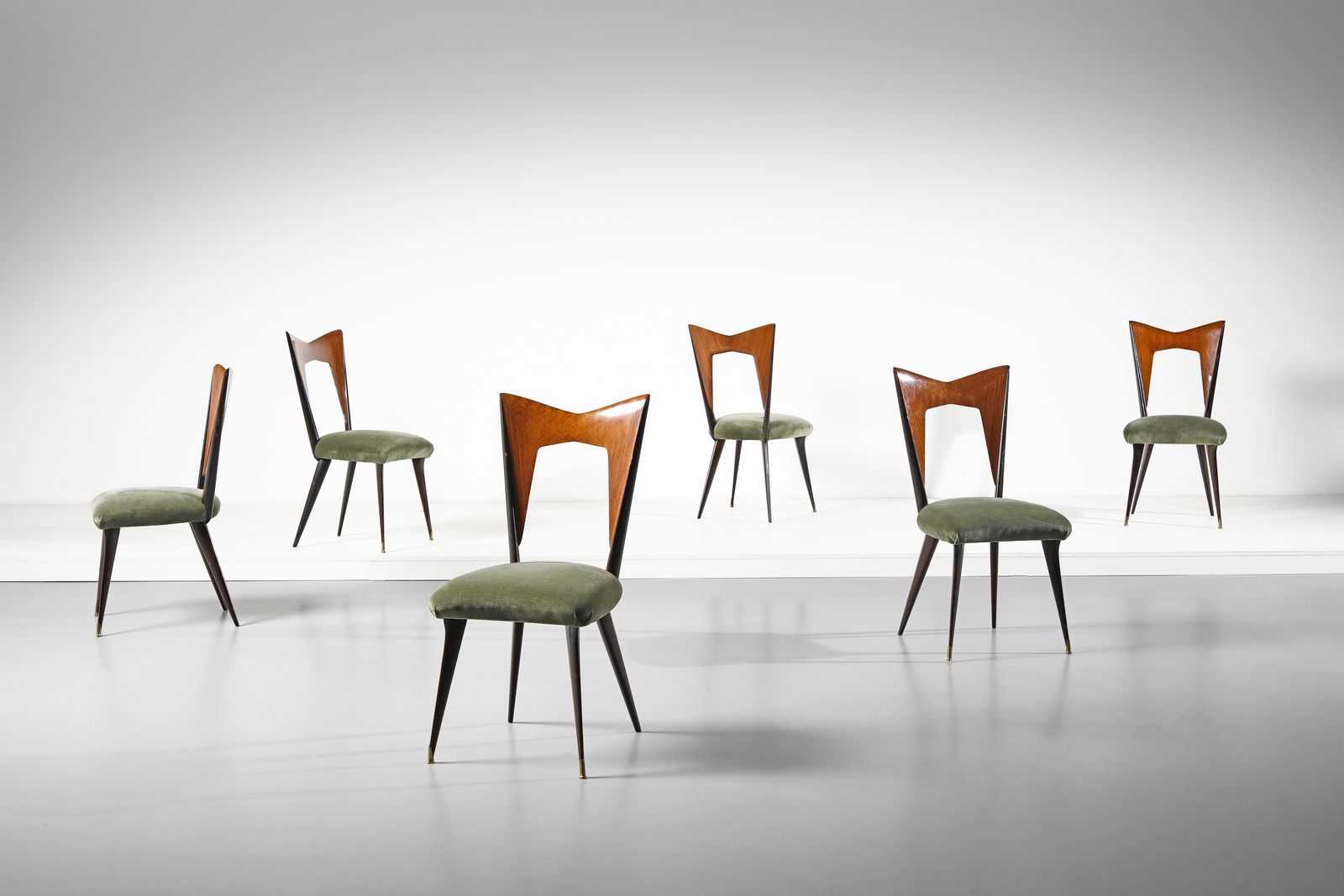 DASSI MOBILI MODERNI DASSI MOBILI MODERNI. Six chairs. 1950s.. Cm 46,00 x 96,00 &hellip;