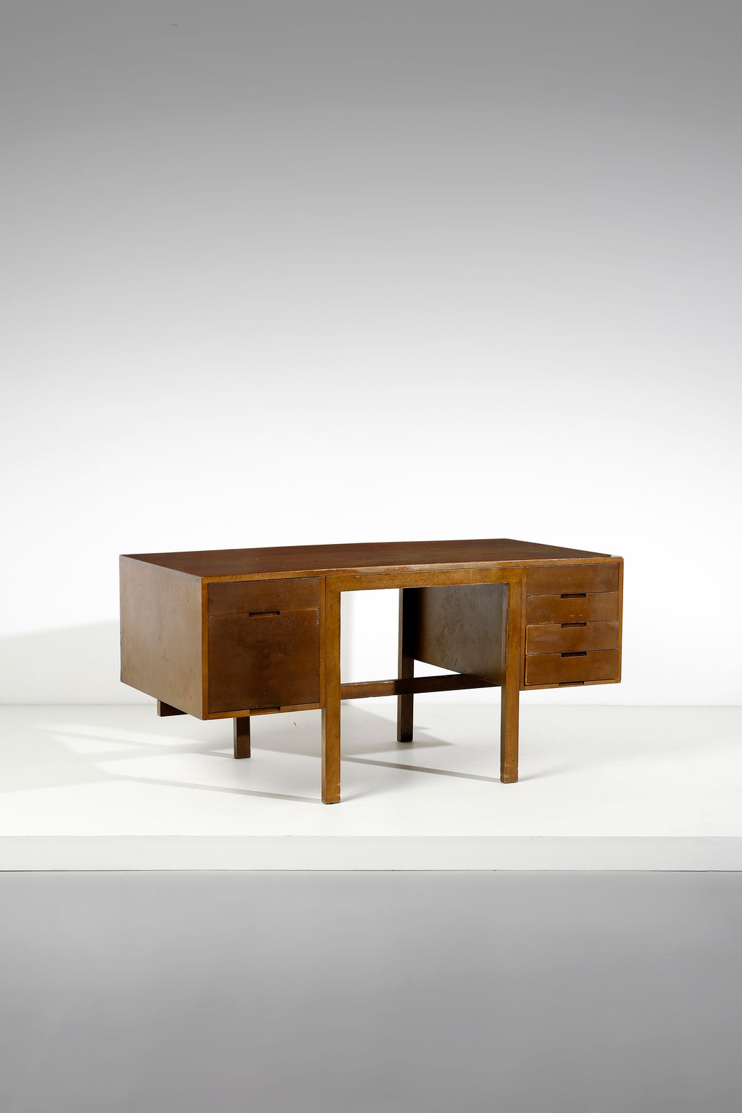 BREUER MARCEL (1902 - 1981) BREUER MARCEL (1902 - 1981). Bureau Canaan par Gavin&hellip;