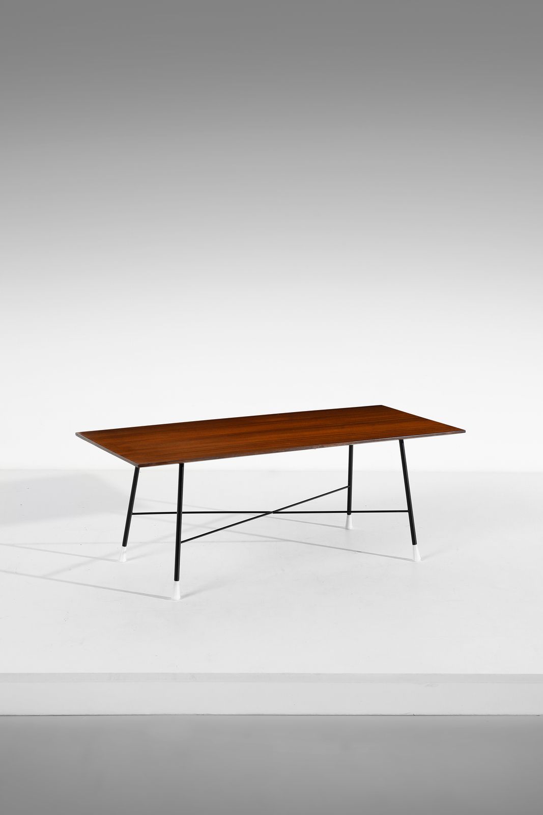 PARISI ICO (1916 - 1996) 帕里西-伊科（1916 - 1996）。为Cassina设计的735咖啡桌。文学作品。R. Lietti, I&hellip;