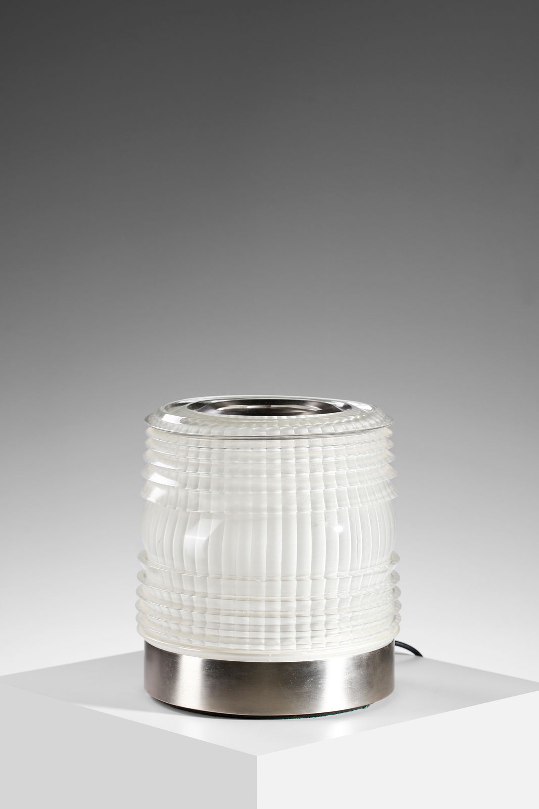 COLOMBO JOE (1930 - 1971) COLOMBO JOE (1930 - 1971). Lampe de table Fresnel pour&hellip;