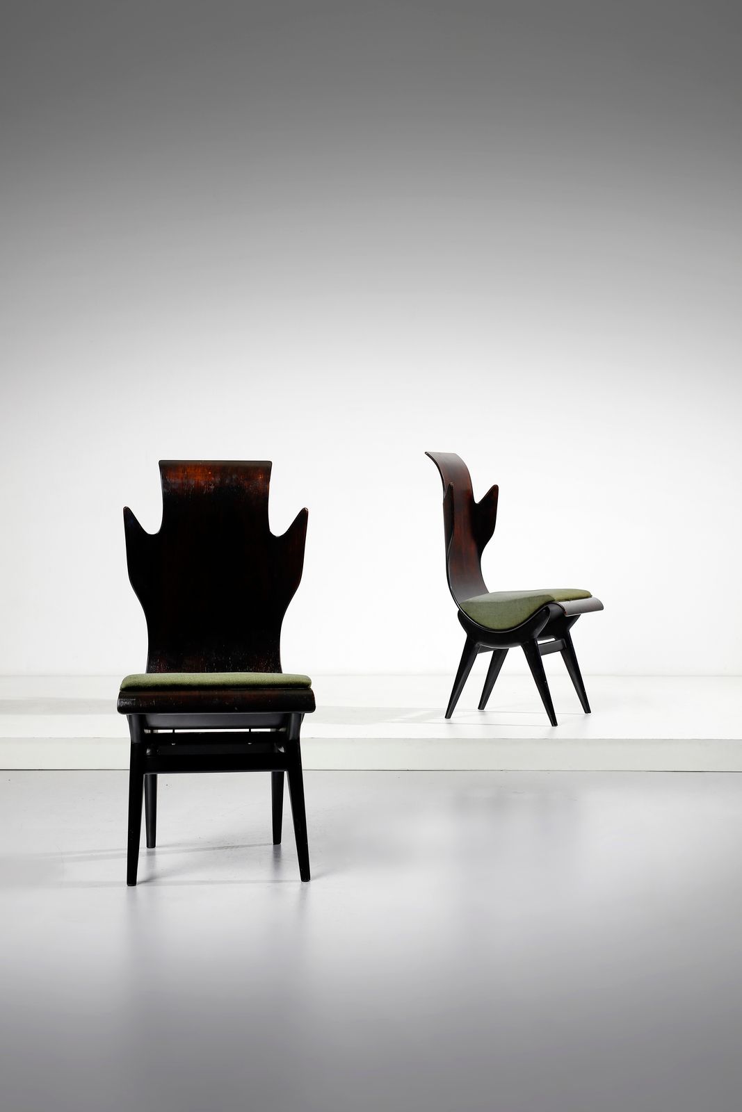 LATORRE DANTE LATORRE DANTE.Pozzi e Verga的一对椅子。1960s..Cm 41,00 x 92,00 x 54,00.