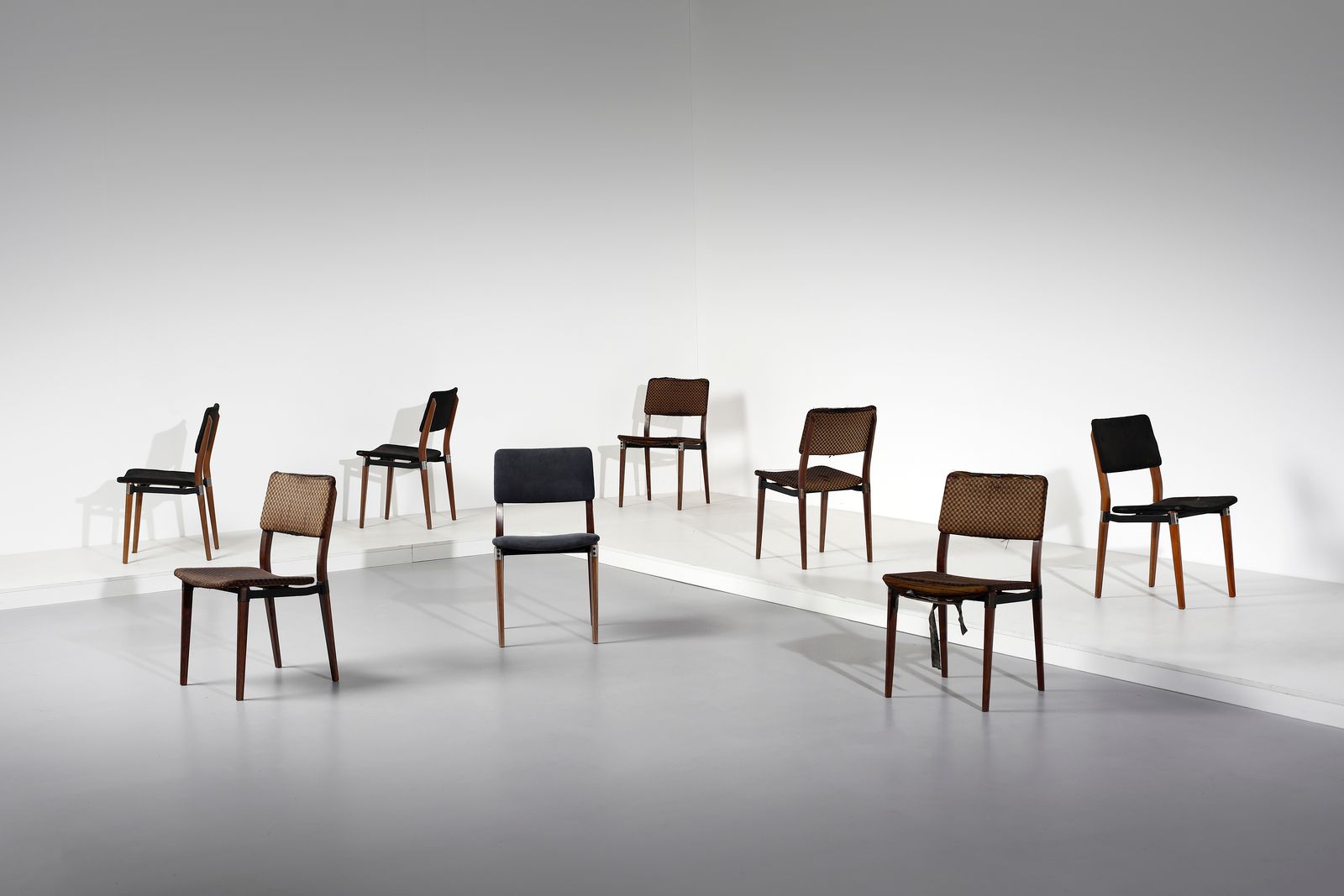 GERLI EUGENIO (n. 1923) GERLI EUGENIO (n. 1923). Eight S82 chairs for Tecno. Man&hellip;