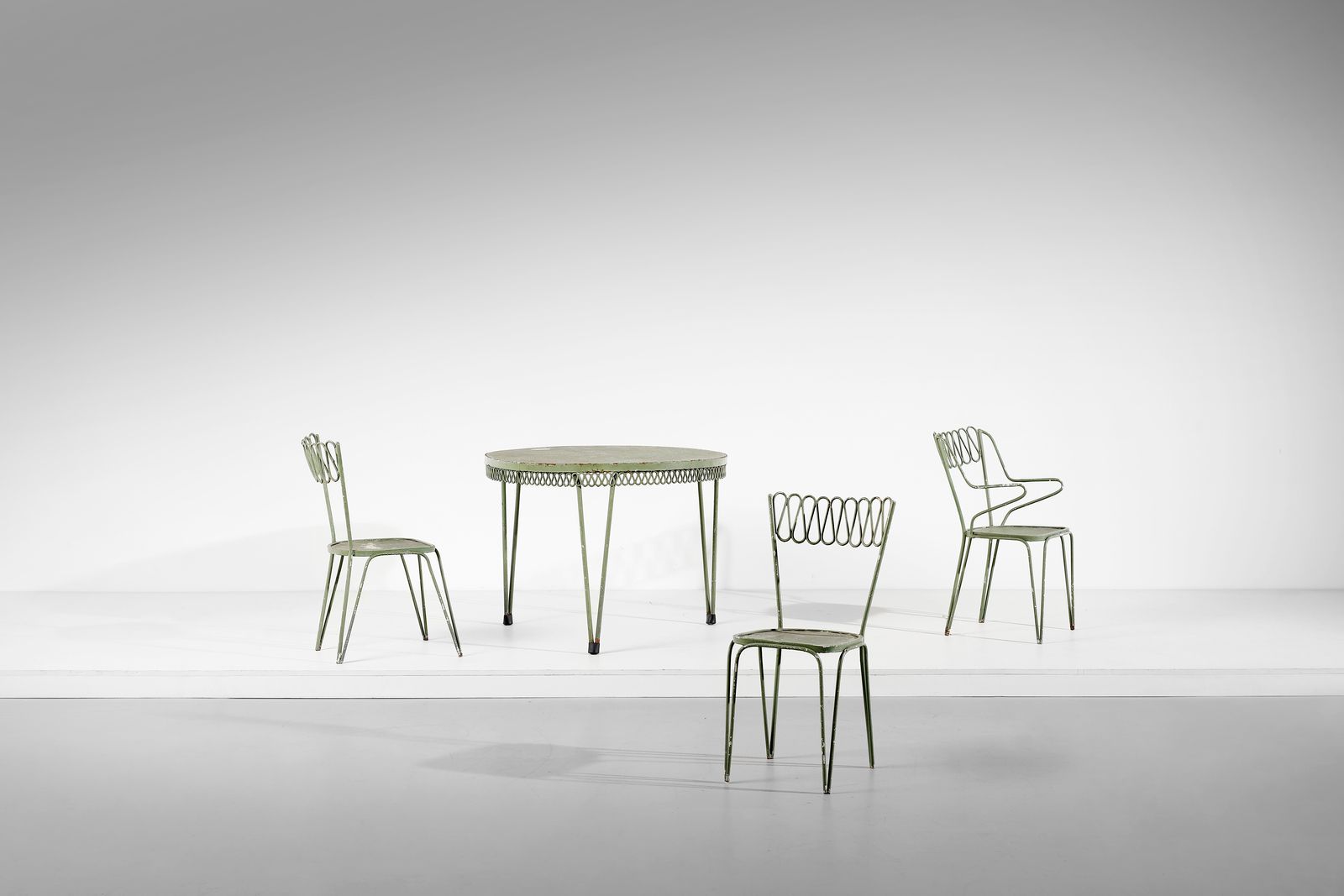 PONTI GIO (1891 - 1979) PONTI GIO (1891 - 1979)。Casa & Giardino的三张椅子和桌子。文献资料(对比见&hellip;