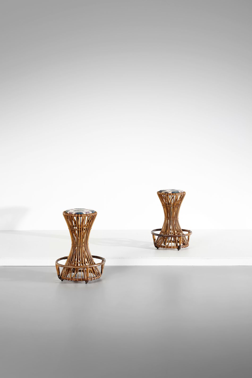 AGNOLI TITO (1931 - 2012) AGNOLI TITO (1931 - 2012). Pair of stools for Bonacina&hellip;