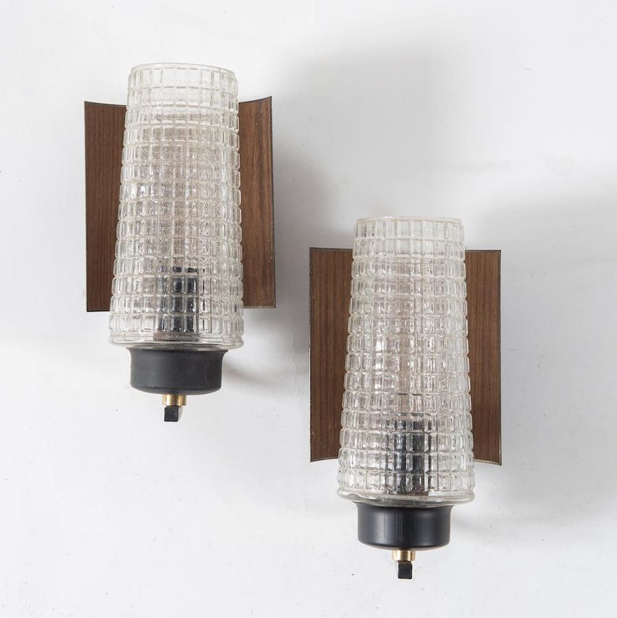 Null Pair of glass wall lamps with metal structure. Made in Italy, circa 1950. E&hellip;