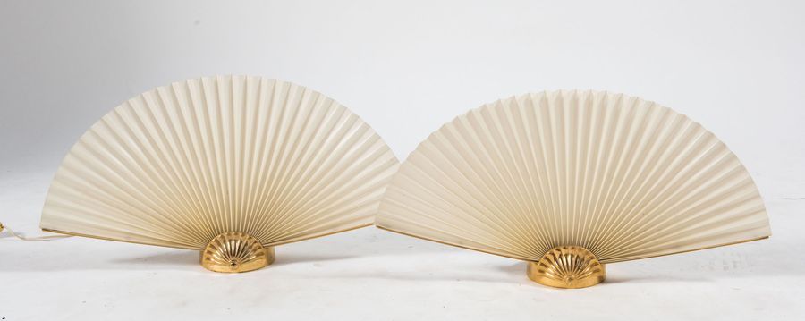Null Pair of table lamps in metal and paper fan. Made in Italy, c.1970. Cm 30x52&hellip;