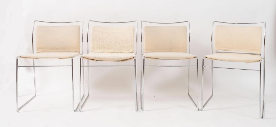 Null KAZUHIDE TAKAHAMA Acht Stühle aus Metall und Stoff, Modell Tulu. Produziert&hellip;