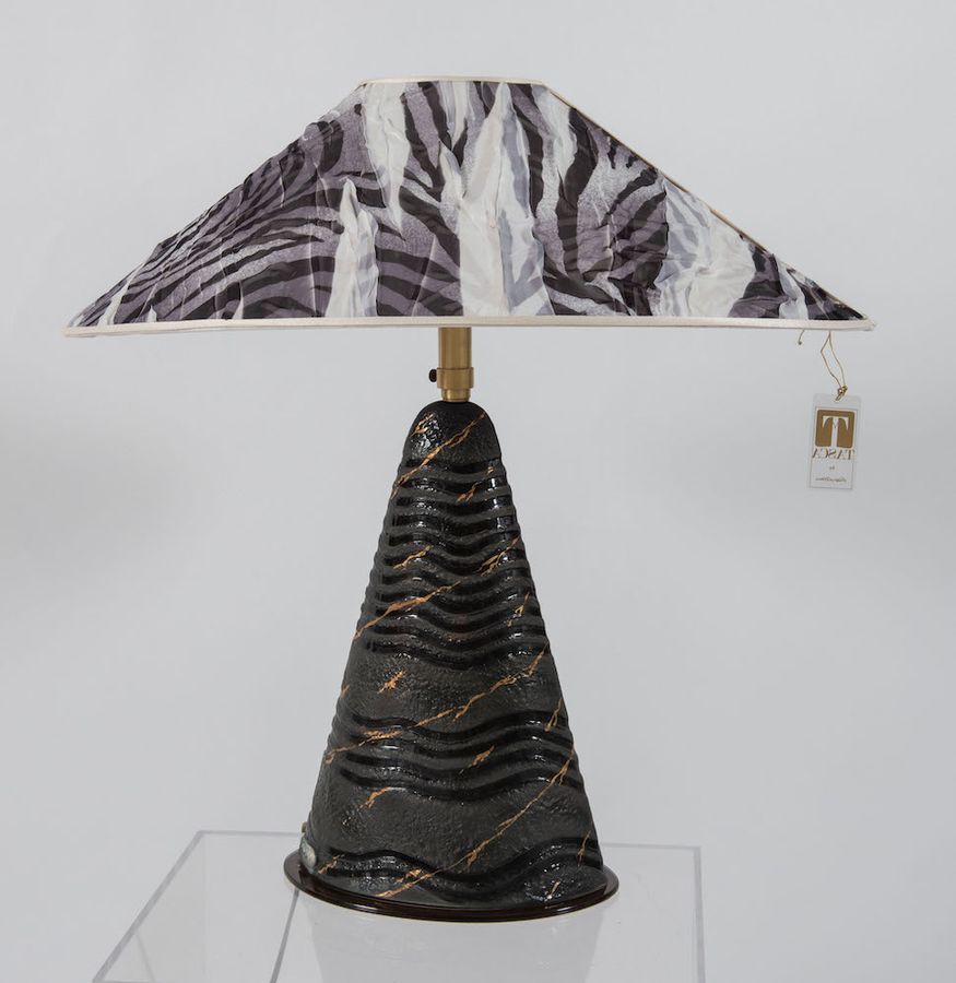 Null TASCA Lampe de table en céramique peinte et cadre en laiton avec abat-jour &hellip;