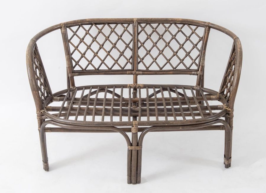 Null Wicker and bamboo sofa. Made in Italy, c. 1970. Cm 68x112,5x67,5.