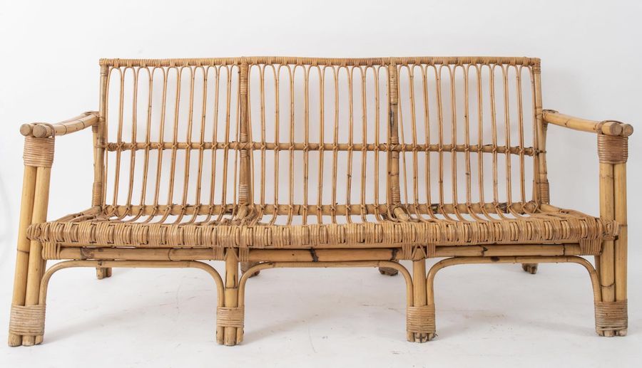 Null Three-seater wicker and bamboo sofa. Made in Italy, c. 1970. Cm 177x82,5x72&hellip;