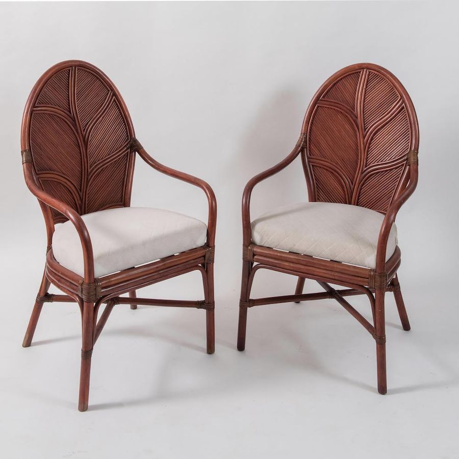 Null VIVAI DEL SUD, attr.一对扶手椅，采用弯曲的竹子和几内亚藤条及织物。意大利制造，约1970年。每个105x60x59厘米。