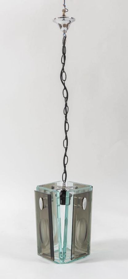 Null 带有金属结构的斜面玻璃吊灯。意大利制造，1970年左右。Cm 100x24x24。