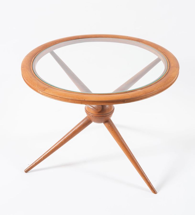 Null Tripod coffee table in wood with glass top. Made in Italy, c. 1950. Cm 44,5&hellip;