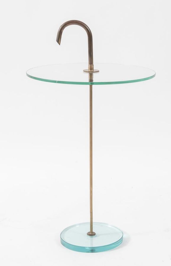 Null Table basse en verre et laiton. Fabriqué en Italie, vers 1960. Cm 70x40x40.