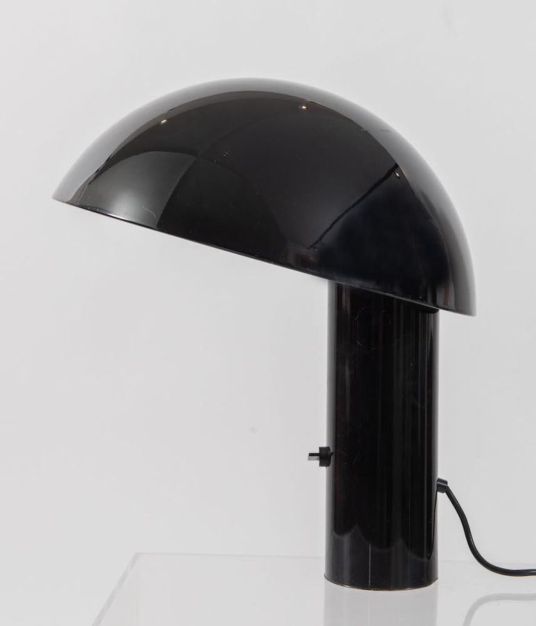 Null FRANCO MIRENZI Lampe de table en métal modèle Vaga. Produit par Valenti luc&hellip;