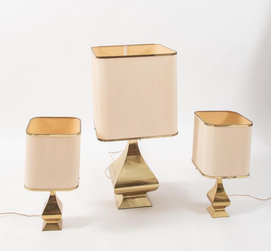 Null MONTAGNA GRILLO & TONELLO 三个黄铜台灯和布艺灯罩，型号为High Society。由意大利Montagna Grillo &&hellip;