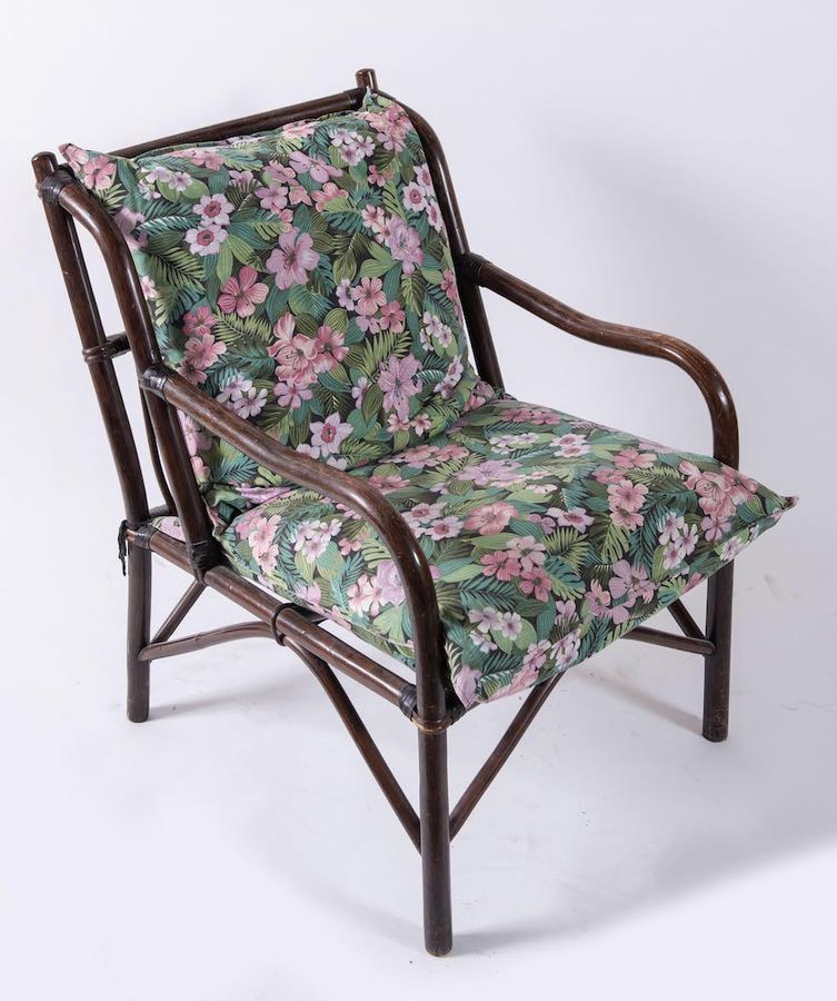 Null 柳条和竹子扶手椅，带织物座椅。意大利制造，约1970年。Cm 80x85x60。