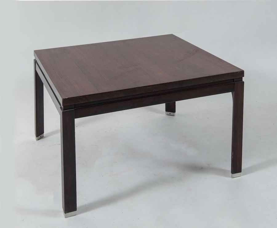 Null LUISA & ICO PARISI 红木和金属咖啡桌。原始商标。由意大利MIM公司制造，约1960年。Cm 40x67x67。