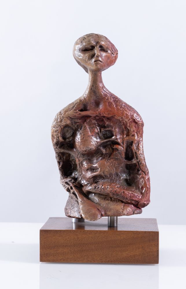 Null GIUSEPPE MARINUCCI (Ascoli Piceno 1925 - 1981) 《无题》。彩绘赤土雕塑。雕塑：39x21x16厘米；带底&hellip;