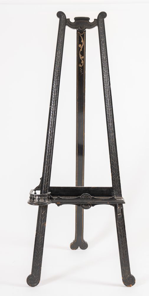 Ebonized wooden picture easel of eclectic taste. Early 2…