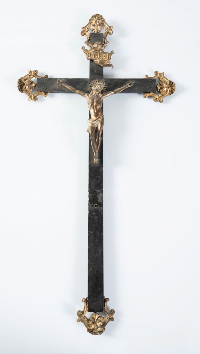 Null 黑檀木十字架，艾米利亚，18 世纪上半叶 64.5x32.5x3.5 厘米，镀金青铜条纹和抛光青铜基督像，缺陷
