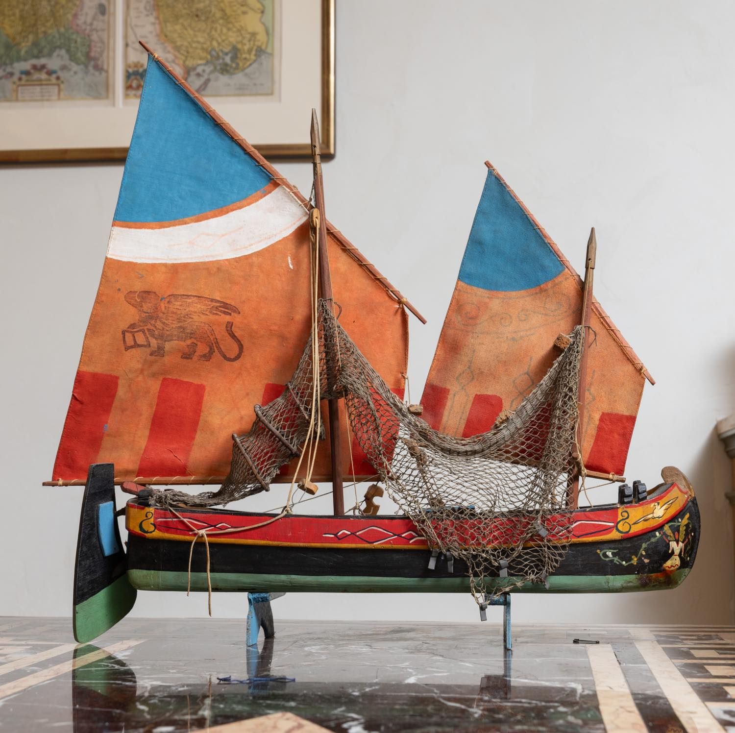 Null 最神圣的威尼斯共和国的模型船，20 世纪，厘米 50x50x13 帆上印有圣马可狮子图案