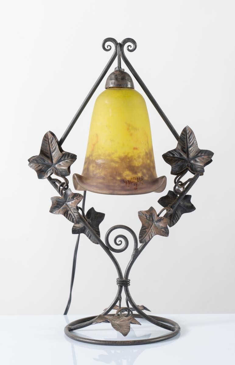 Null Lampe de table, France 40 cm, diamètre total 16 cm base en fer forgé avec m&hellip;