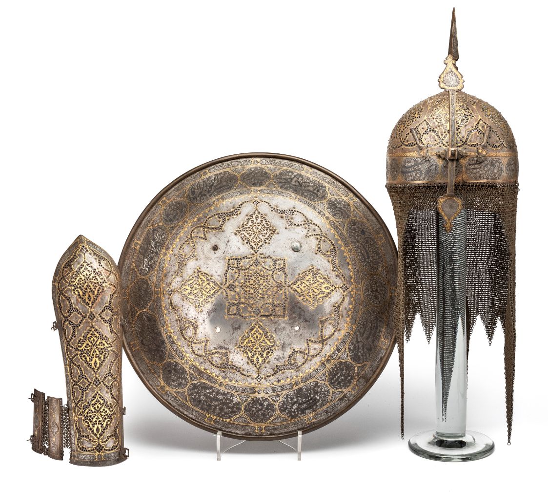 A PERSIAN DECORATED ARMOUR, QAJAR, MID-19TH CENTURY PERSIANISCHE VERZIERTE RÜSTU&hellip;