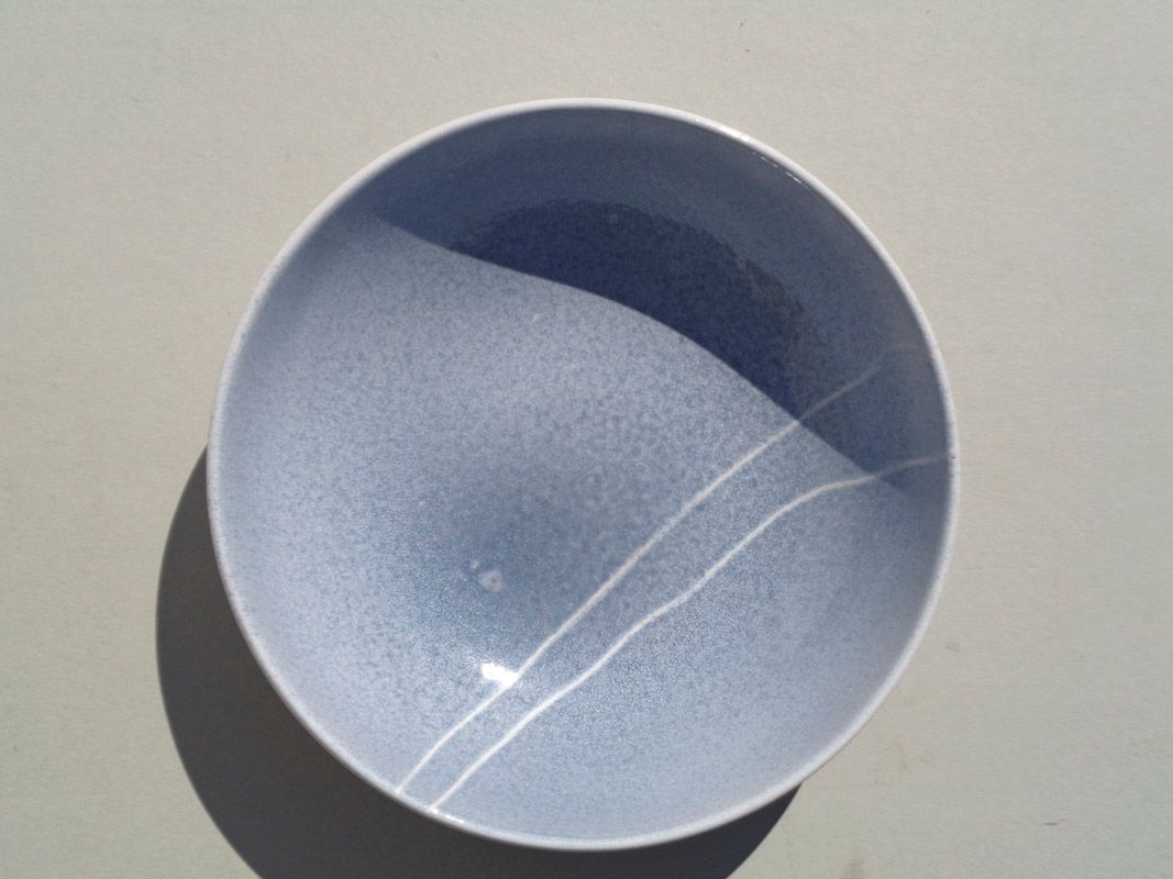 Pino Castagna (1932 - Costermano sul Garda 2017) 大碗；釉面陶瓷，30厘米，高8厘米_x000D_。

出处皮耶&hellip;