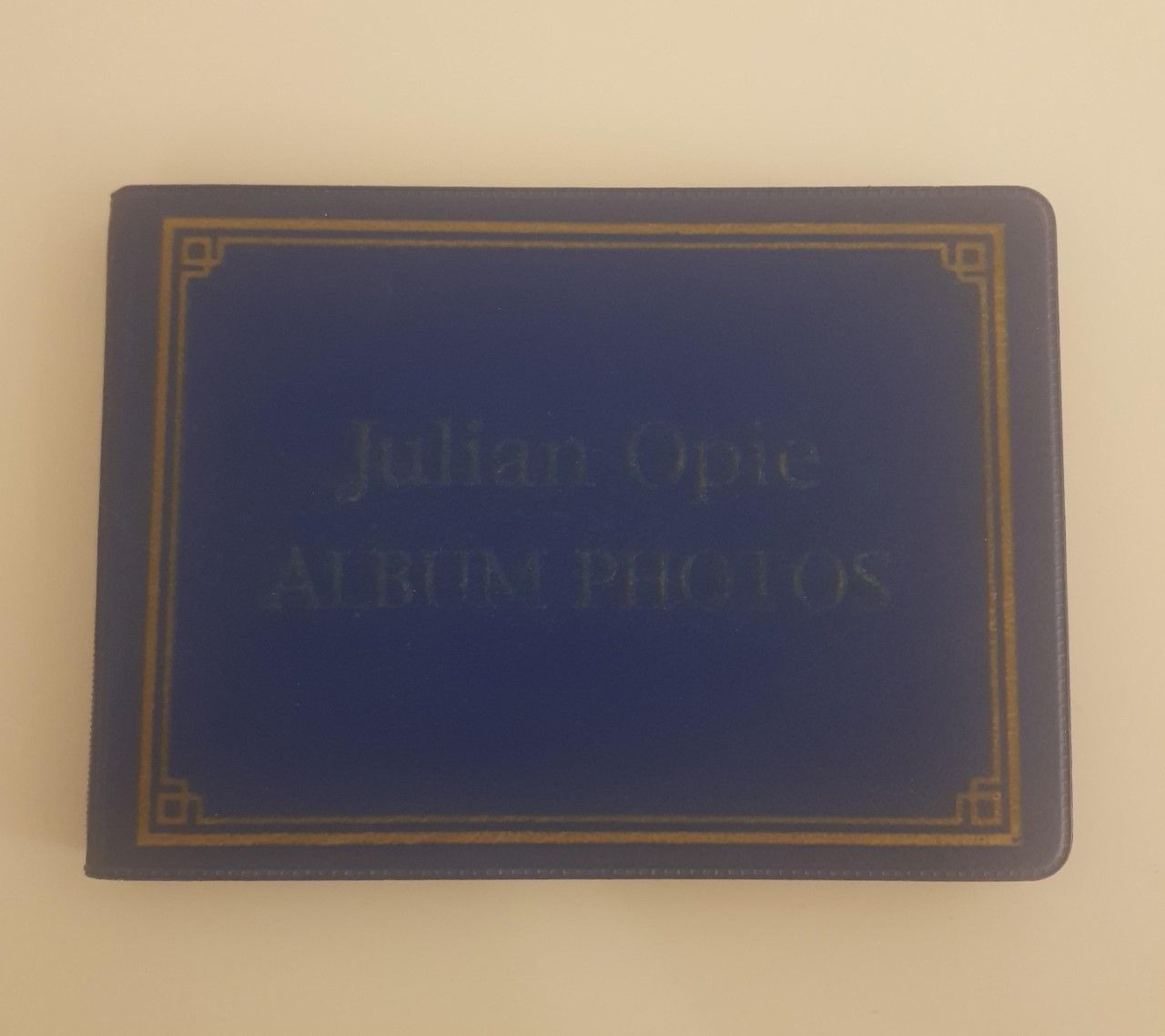 OPIE JULIAN JULIAN OPIE
London (England) 1958

Julian Opie - Albumfotos
1995

Ge&hellip;