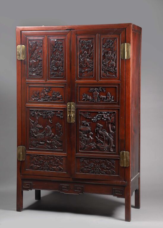 Null CHINA.
Cabinet in exotic wood opening by two doors carved with sages, kilin&hellip;