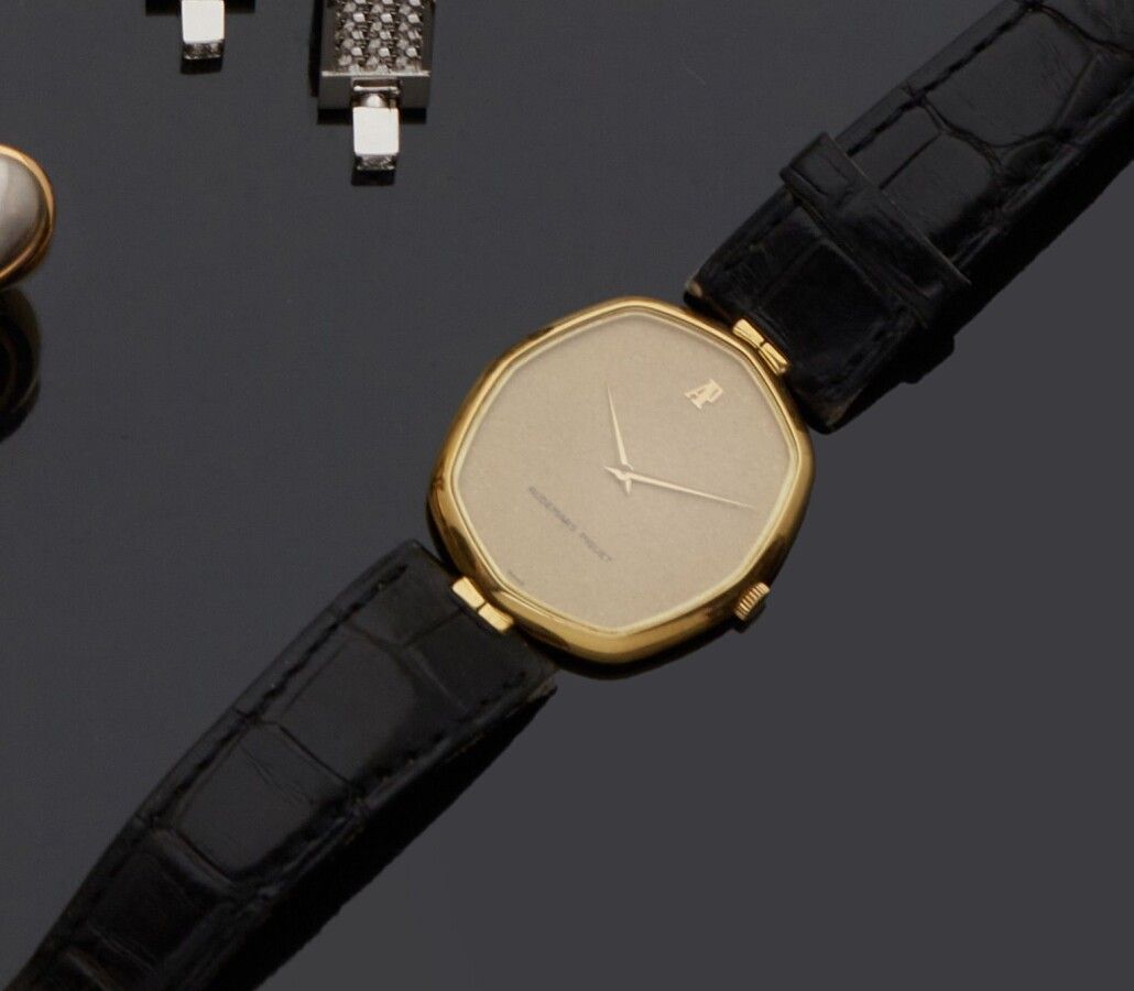 Null AUDEMARS PIQUE. Bracelet-montre d'homme en or jaune 18K (750 millièmes). Le&hellip;