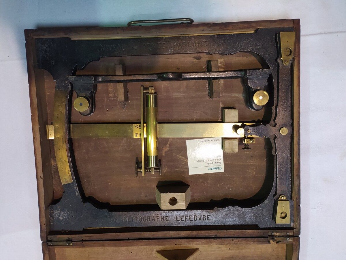 Null Clisimètre dans son coffret par "Clyhographe Lefevre"

France XIXème siècle&hellip;