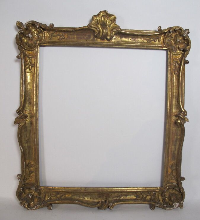 Null Cadre en bois doré en tilleul d'époque Louis XV

doré et sculpté de coquill&hellip;