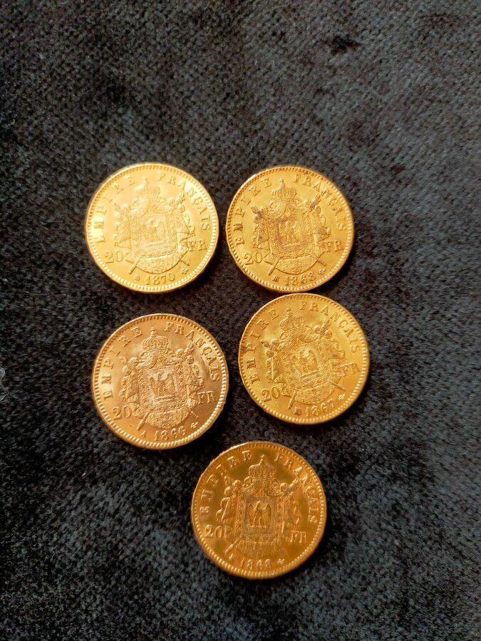 Null 法国 - 5枚20法郎金币拿破仑三世（1866, 1867, 1868, 1870）。



重量：32.10克。