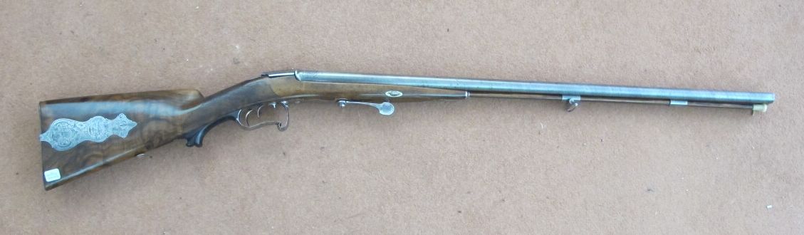 Null Fusil de chasse système DREYSE, deux coups, calibre 16. 

Canons en table d&hellip;